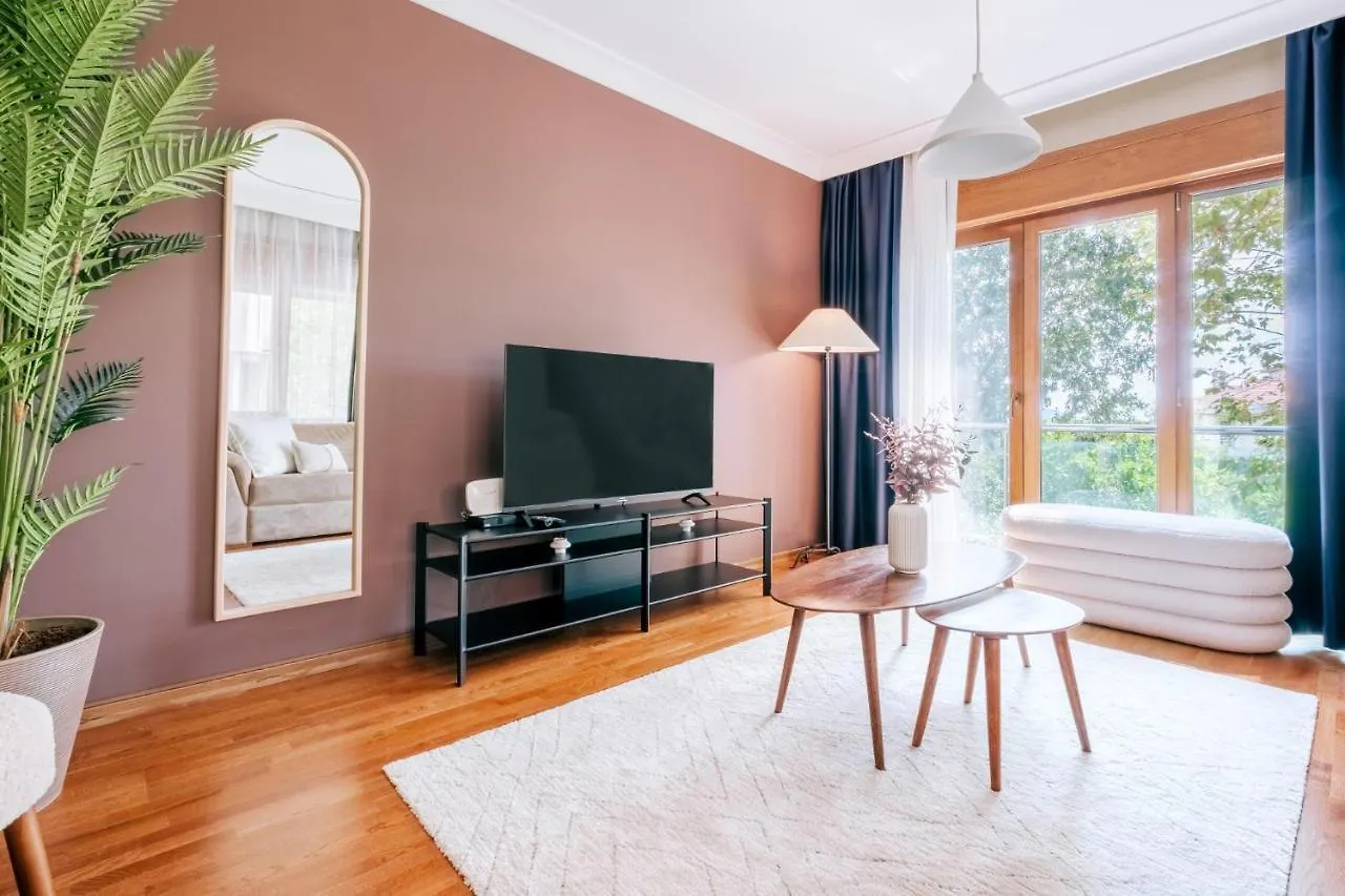 דירות איסטמבול Stylish Retreat W Balcony 2 Min To Bagdat Ave